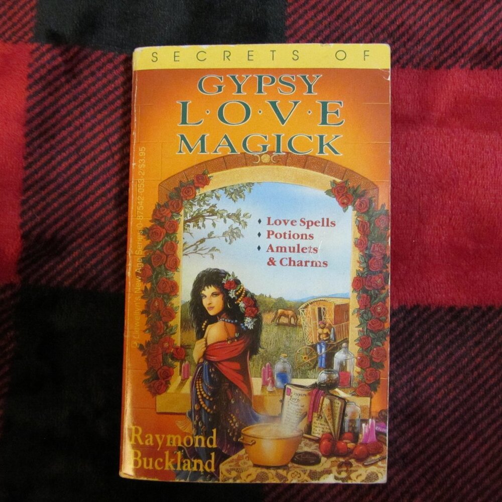 3 for $40 -secrets of gypsy love magick book raymond buckland vintage 1990 (B36)